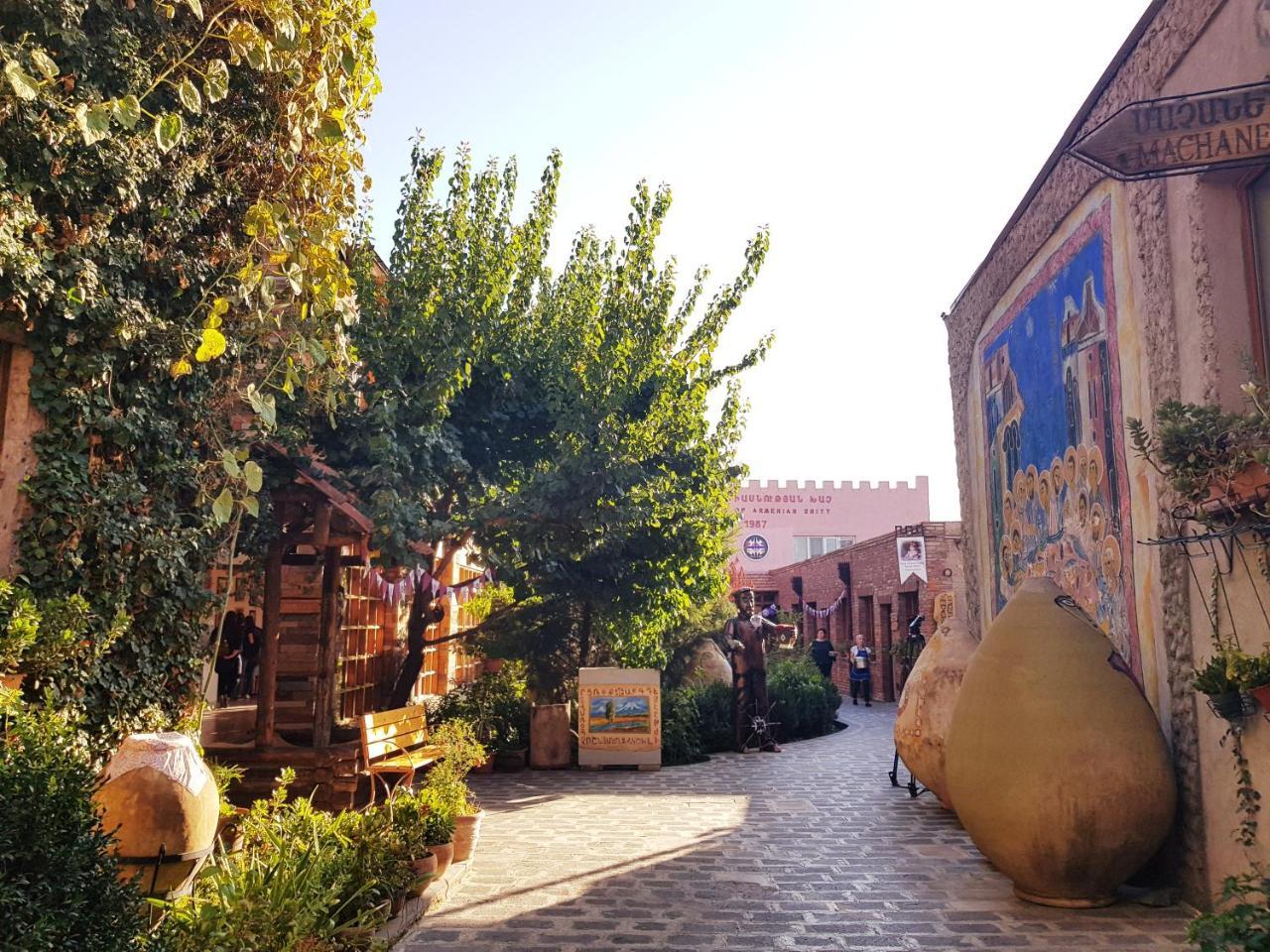Machanents Art Hotel Vagharshapat Dış mekan fotoğraf