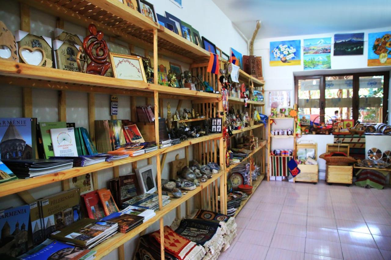 Machanents Art Hotel Vagharshapat Dış mekan fotoğraf